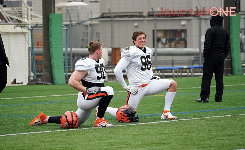 アメリカンフットボール Japan U.S. DREAM BOWL 2023 アイビー・リーグ(Ivy League)のオールスターチーム DL James Stagg, Michael Azevedo-Journal-ONE撮影