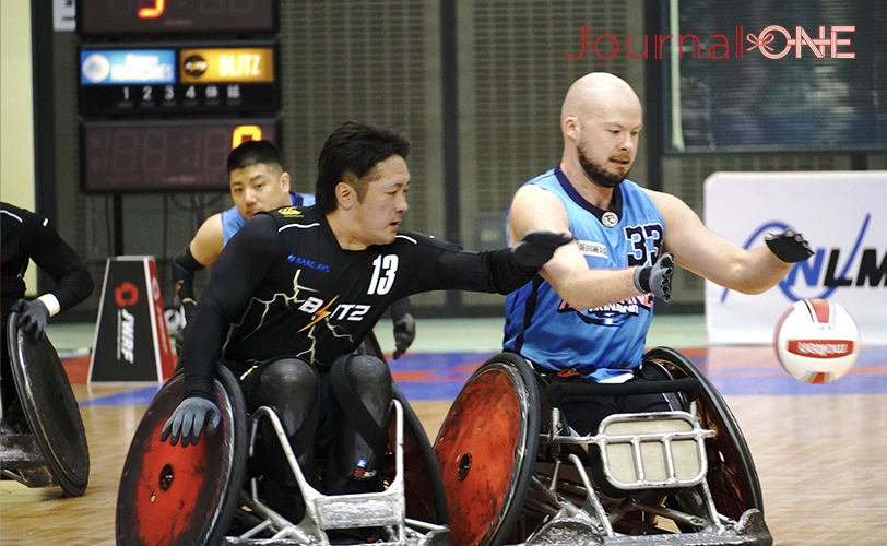 第24回車いすラグビー日本選手権大会 Okinawa hurricanes ザック選手とBLITZ 島川選手の迫力満点のマッチアップ -Journal-ONE撮影