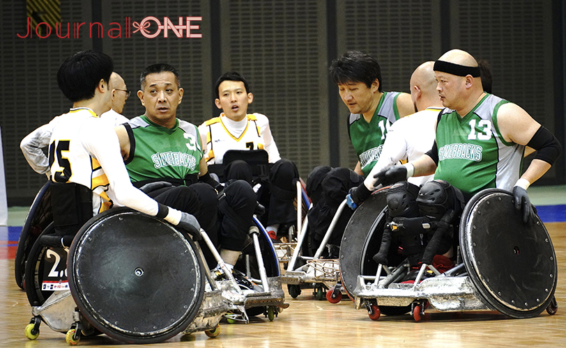 第24回車いすラグビー日本選手権大会 SILVERBACKSとFukuoka DANDELIONの選手たち