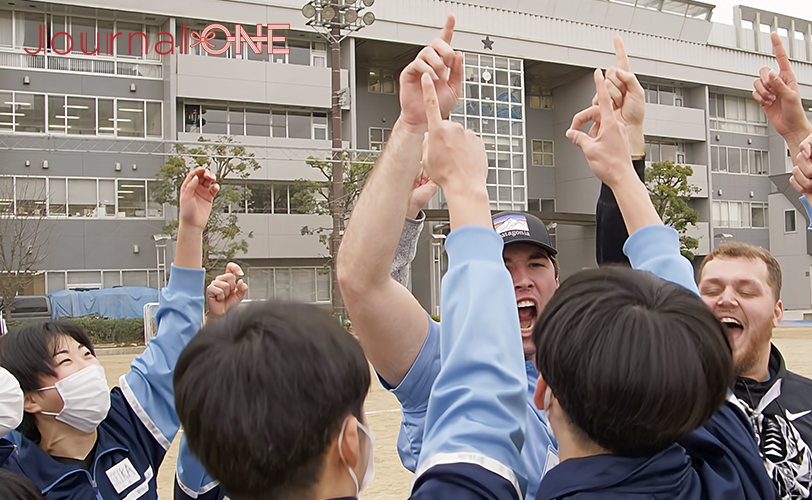 得点に喜びを分かち合う選手たち -Journal-ONE撮影