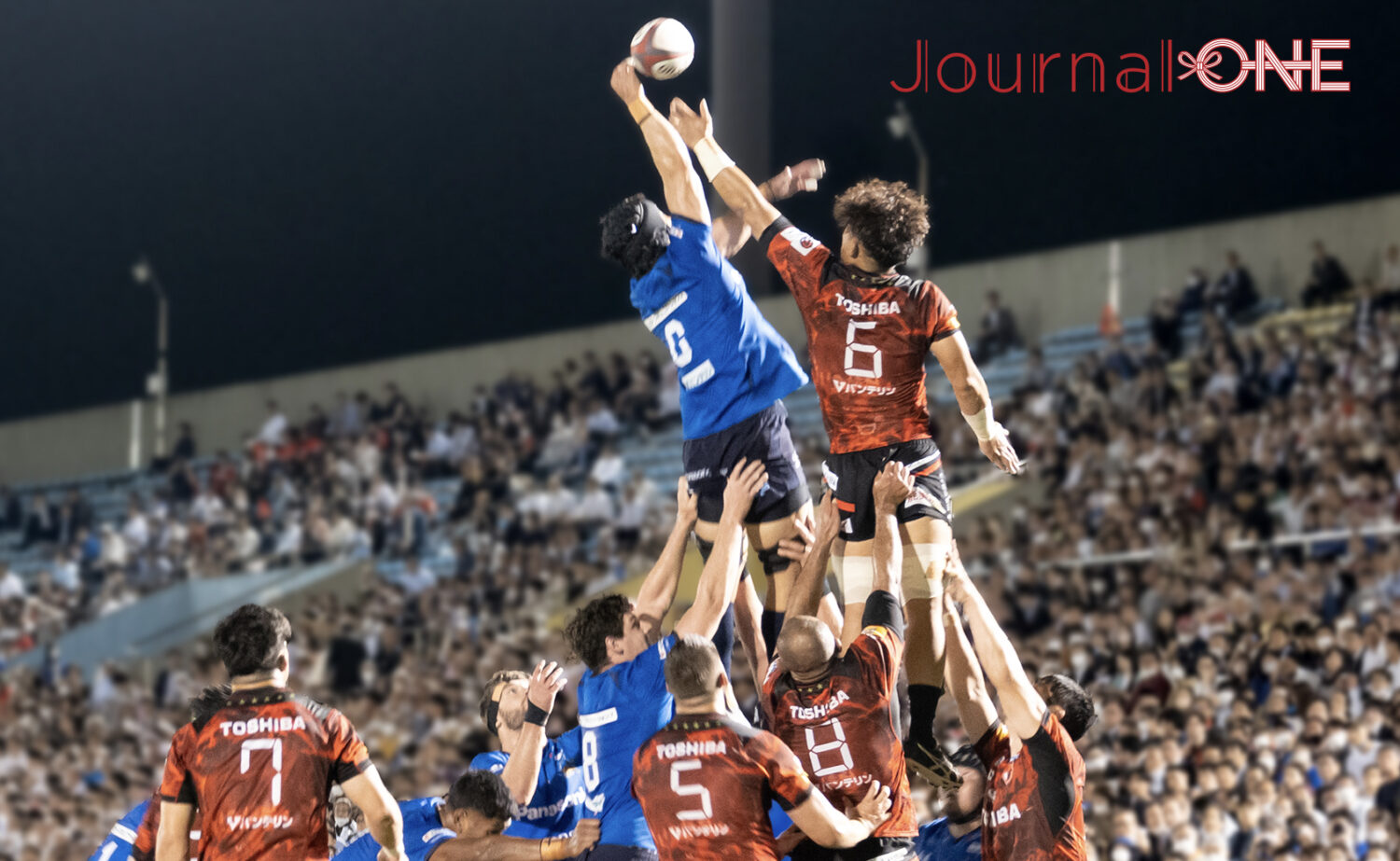 ラグビー リーグワン 最終戦で数的有利に攻め込む埼玉パナソニックワイルドナイツ-Journal-ONE撮影