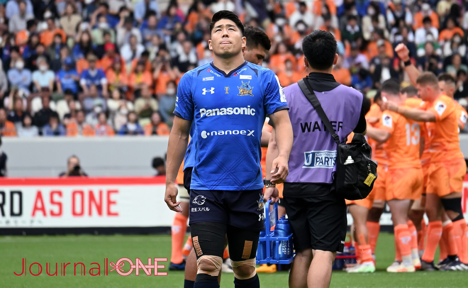 ジャパンラグビー リーグワン プレーオフ 埼玉パナソニックワイルドナイツvsクボタスピアーズ船橋・東京ベイの決勝戦 先制PGを外し天を仰ぐ松田力也選手(Panasonic)-Journal-ONE撮影