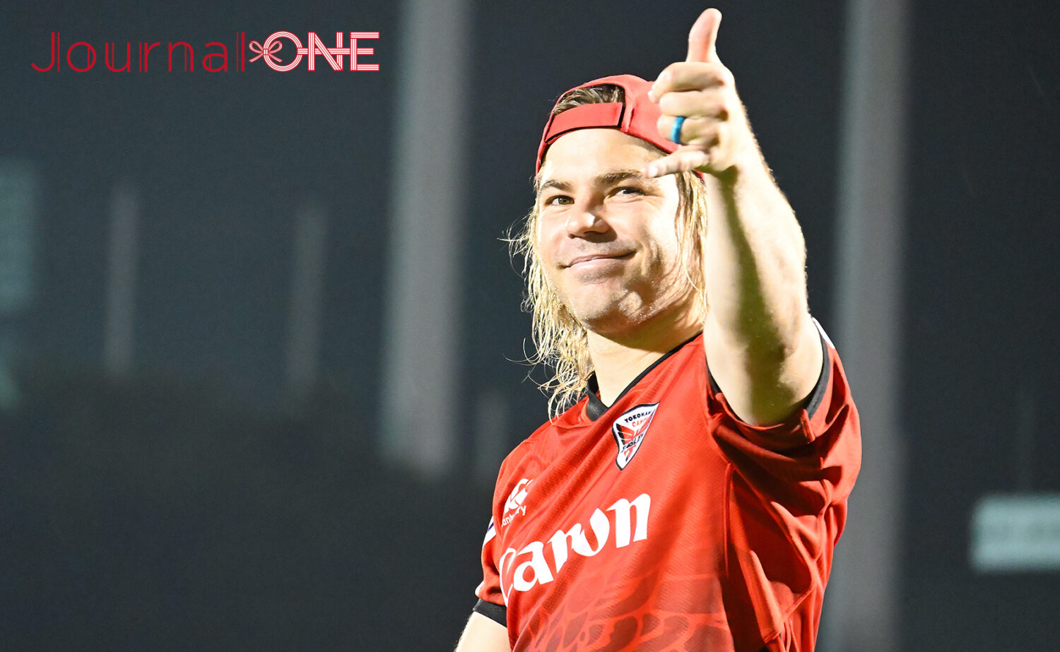 ジャパンラグビー リーグワン プレーオフ 東京サントリーサンゴリアスvs横浜キヤノンイーグルスの3位決定戦 試合後に笑顔を見せるCanonのファフ・デクラーク(Faf De Klerk)選手-Journal-ONE撮影