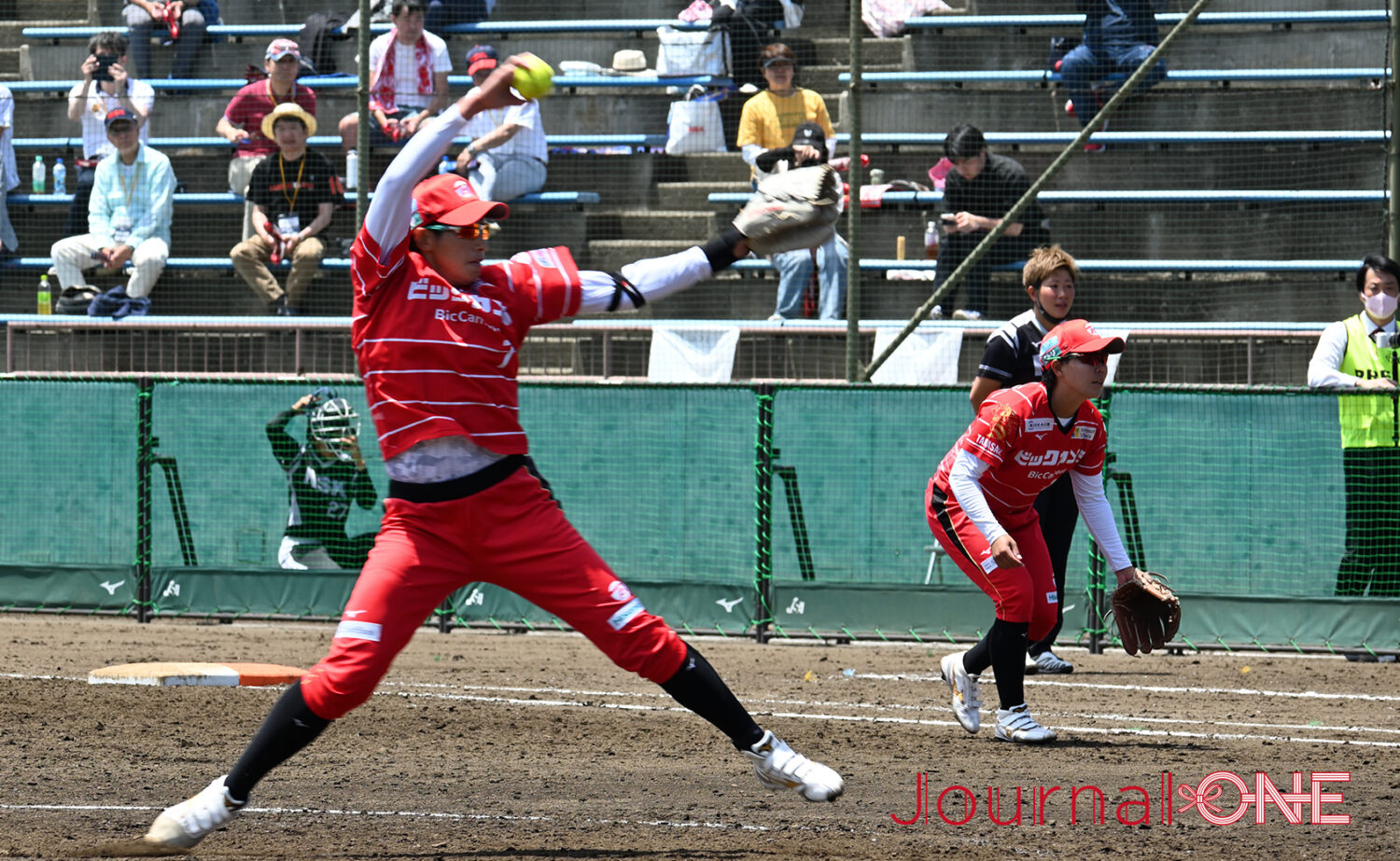 女子ソフトボール JDリーグ交流戦 ビックカメラ高崎ビークイーンの上野由岐子投手-Journal-ONE撮影