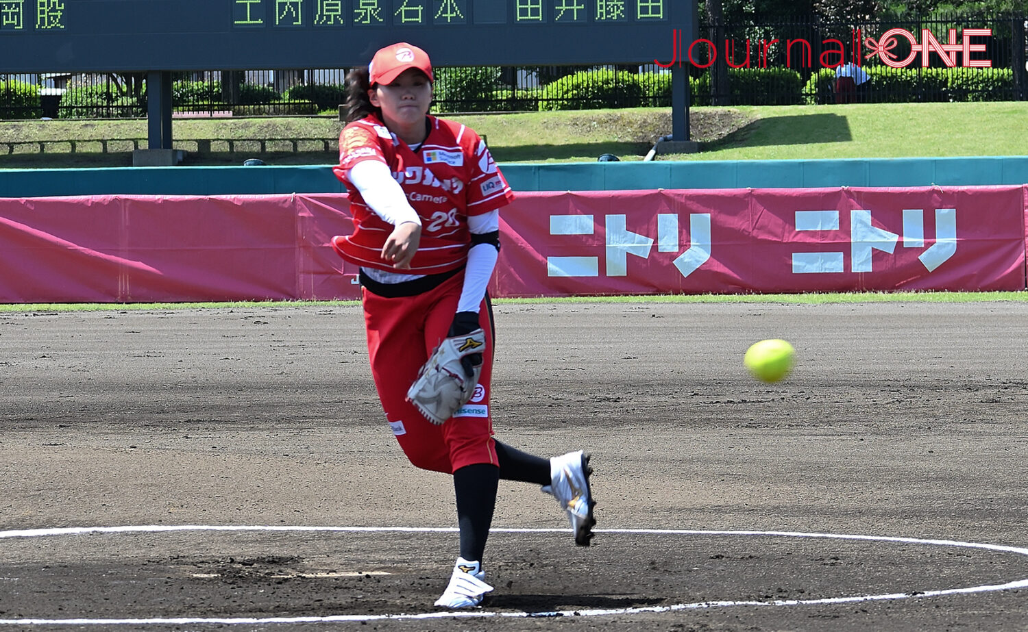 女子ソフトボール JDリーグ交流戦で今季6勝目を挙げた ビックカメラ高崎ビークイーンの勝股美咲投手-Journal-ONE撮影