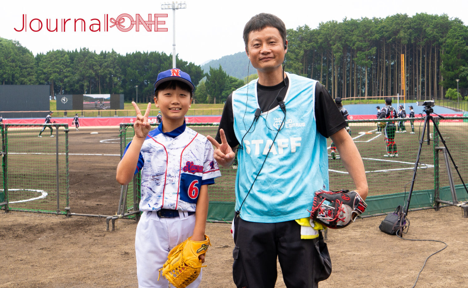 女子ソフトボール JDリーグ交流戦 西予ラウンドの始球式に登場した小学生-Journal-ONE撮影
