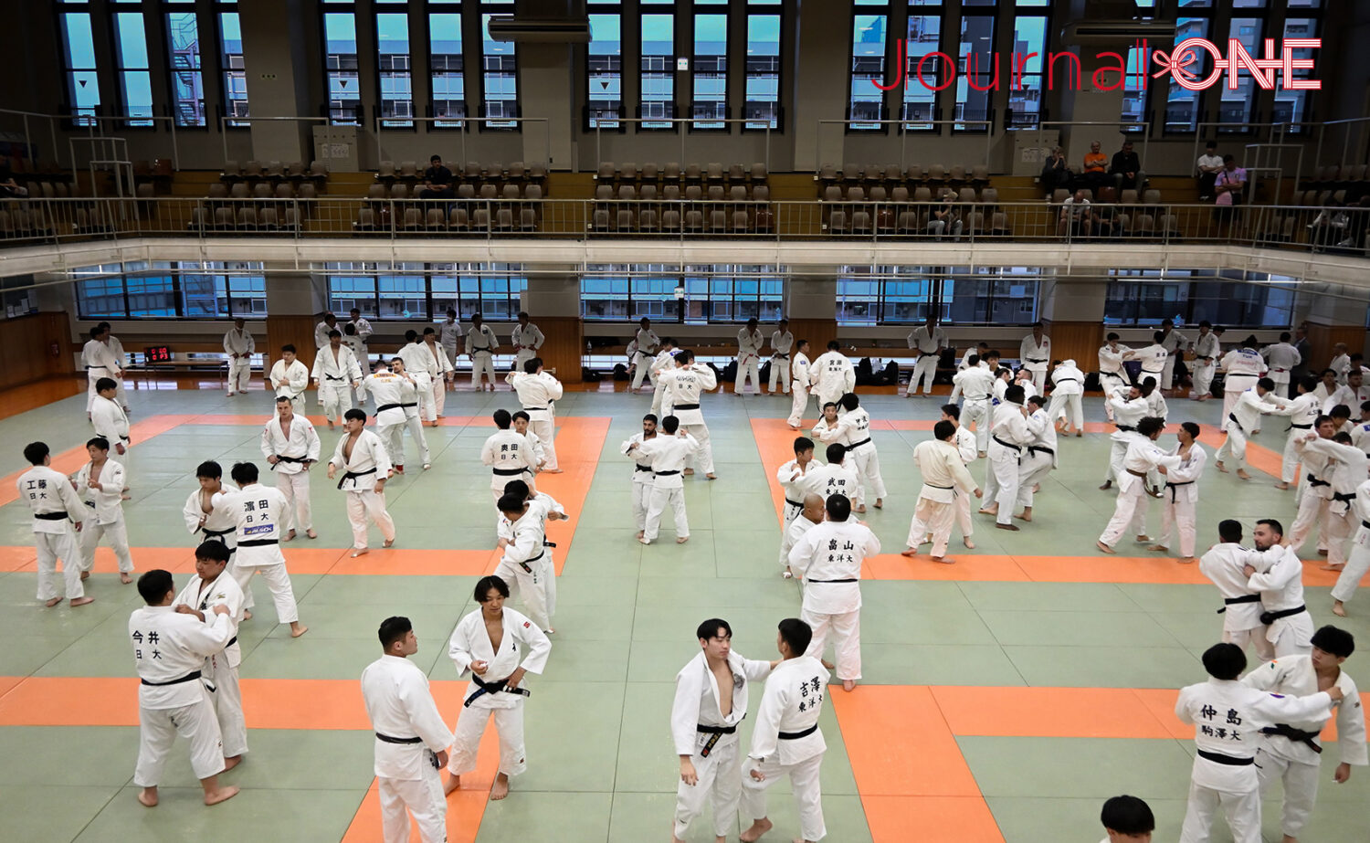 柔道の総本山・講道館の大道場で行われた200人での乱取り-Journal-ONE撮影