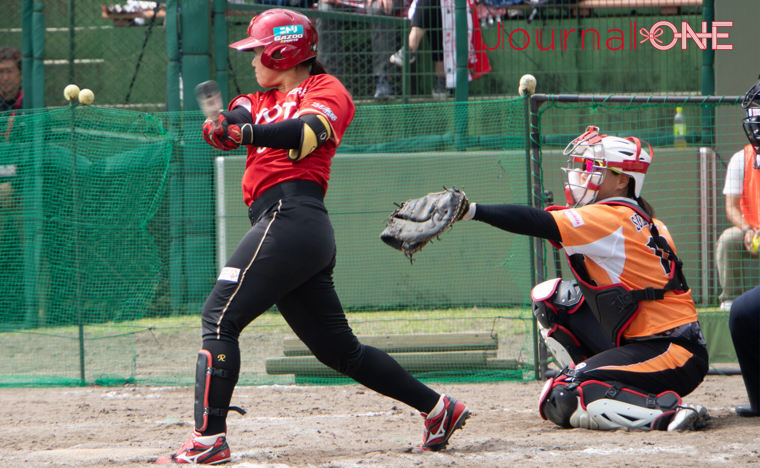 女子ソフトボール JDリーグ交流戦 予備節 トヨタレッドテリアーズ 反撃の2塁打を放つ下山絵里選手-Journal-ONE撮影