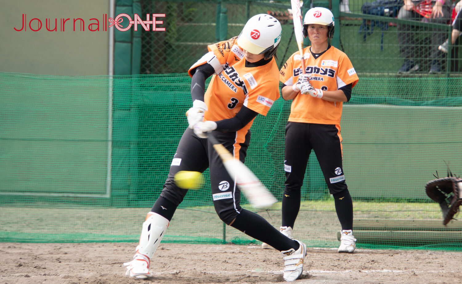 女子ソフトボール JDリーグ交流戦 予備節 ビックカメラ高崎ビークイーン 反撃の2塁打を放つ工藤環奈選手-Journal-ONE撮影