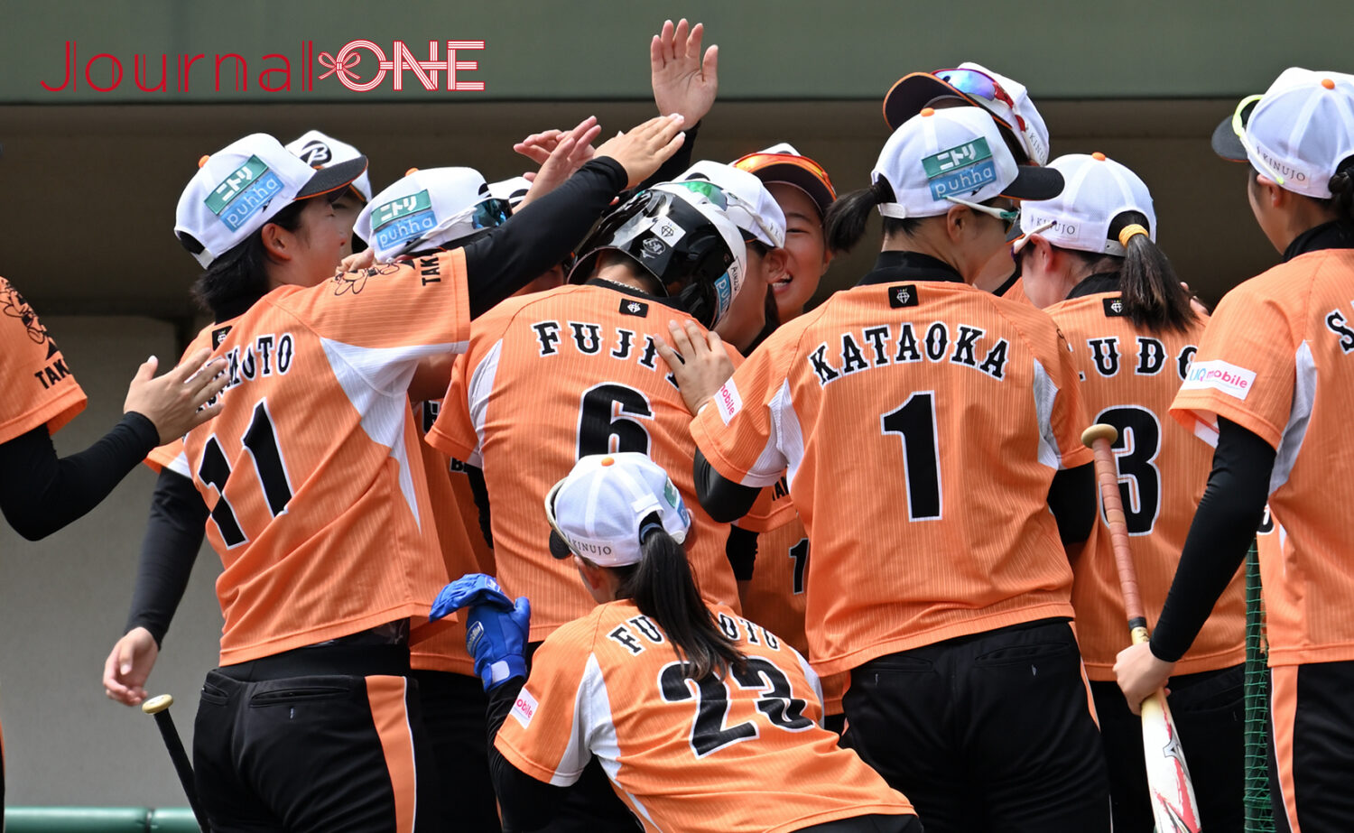 女子ソフトボール JDリーグ交流戦 予備節 ビックカメラ高崎ビークイーンの選手たち-Journal-ONE撮影