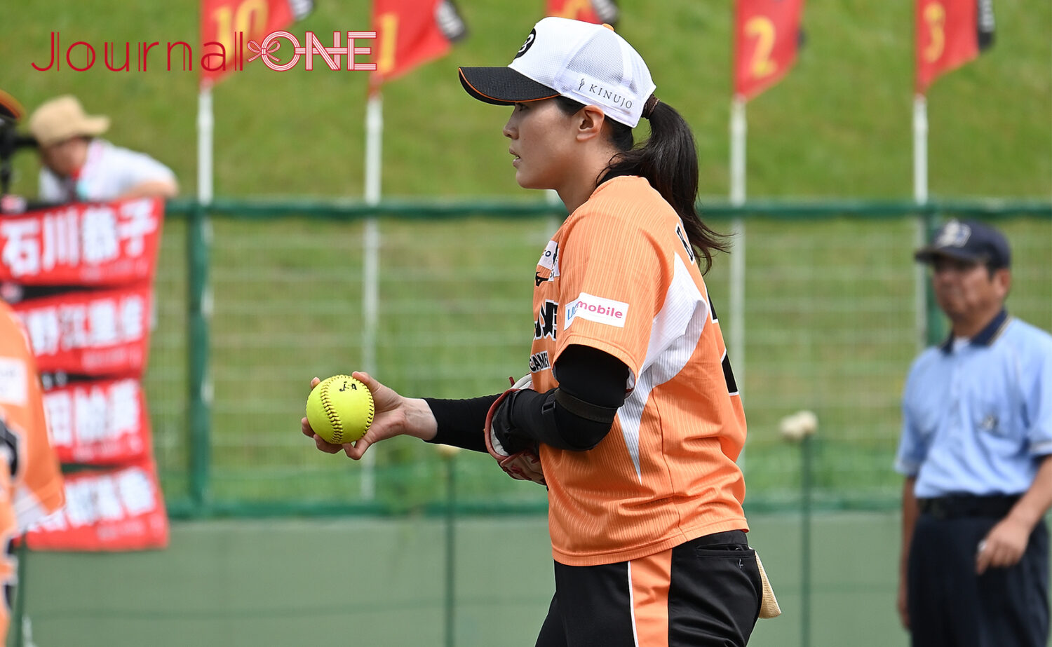 女子ソフトボール JDリーグ交流戦 予備節 ビックカメラ高崎ビークイーン 5失点で今季初黒星を喫した勝股美咲投手-Journal-ONE撮影