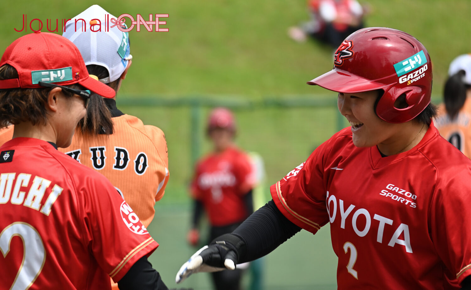 女子ソフトボール JDリーグ交流戦 予備節 トヨタレッドテリアーズ 反撃のヒットを放つ藤家 菜々子選手-Journal-ONE撮影