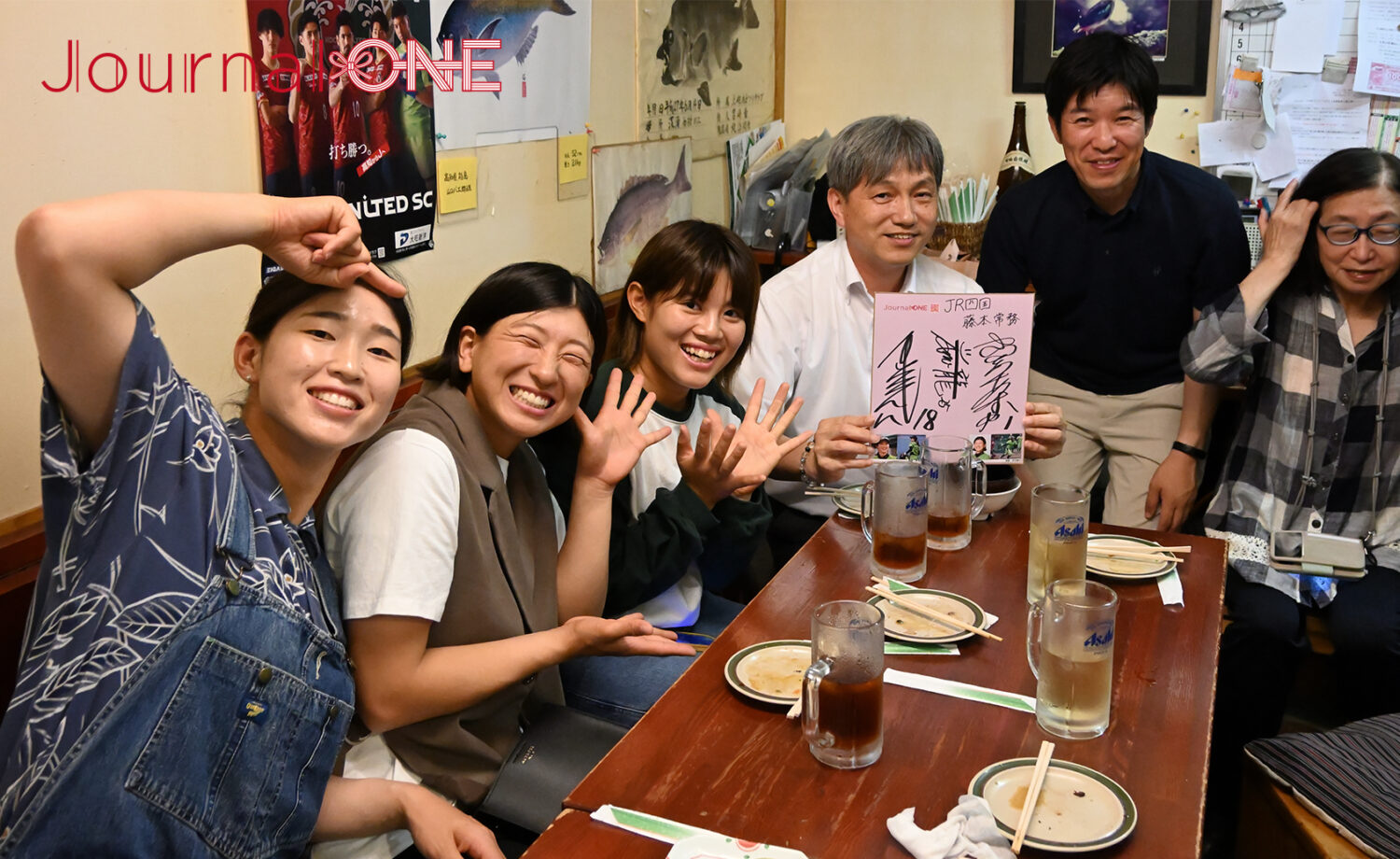 【四国を元気に!】女子ソフト・伊予銀行VERTZの黒木美紀投手、齋藤明日香選手、瀧川愛海選手が、高知市内・ひろめ市場で高知グルメを堪能‐Journal-ONE撮影