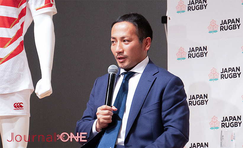 ラグビーワールドカップ日本代表メンバーの発表会見に続いて、流大(東京サントリーサンゴリアス)選手がW杯への抱負を語る-Journal-ONE撮影