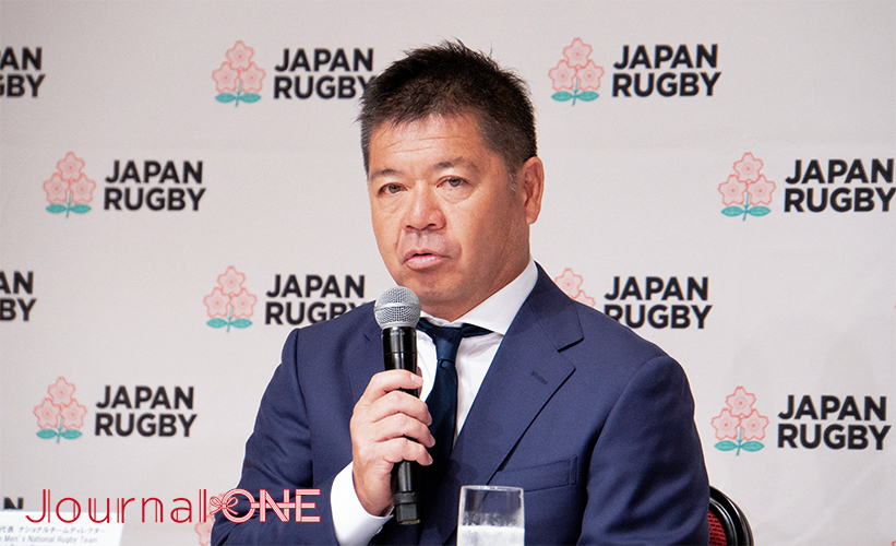 ラグビー日本代表 33名が決まり新宿 ヒルトン東京での会見会場でメンバーを発表する藤井雄一郎15人制日本代表ナショナルチームディレクター-Journal-ONE撮影