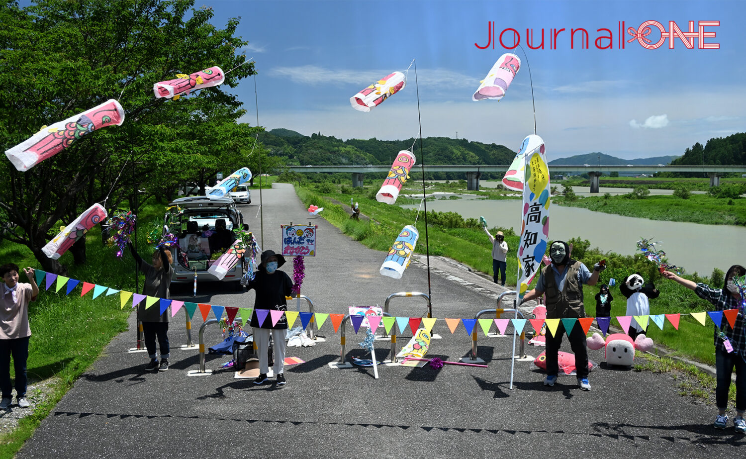 【四国を元気に!】JR四国の人気観光列車「志国土佐 時代（トキ）の夜明けのものがたり」に乗車する女子ソフト・伊予銀行VERTZの黒木美紀投手、齋藤明日香選手、瀧川愛海選手が地元のおもてなしに感動‐Journal-ONE撮影/ジャーナルワン