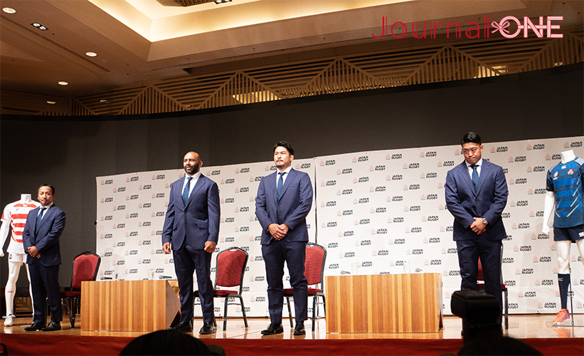 ラグビーワールドカップ日本代表メンバーの発表会見に続いて、流大、リーチマイケル、姫野和樹、坂手淳史の4選手が壇上に登場-Journal-ONE撮影