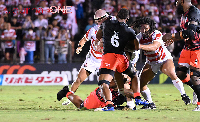 リポビタンD2023| JAPAN vs フィジー |後半、日本代表選手たちの懸命なディフェンス-Journal-ONE撮影