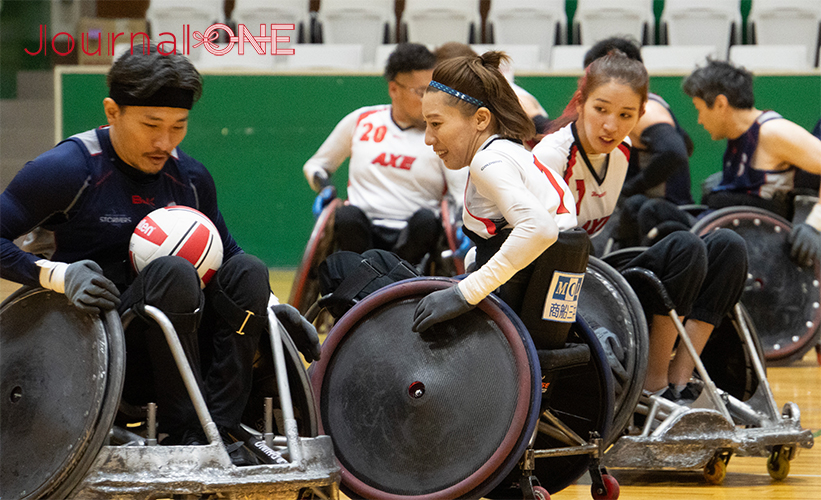 車いすラグビー 日本選手権予選の東京大会で初出場した貝谷 紗璃菜選手と日本代表の倉橋香衣選手(AXE)-Journal-ONE撮影