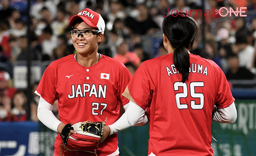 日米対抗ソフトボール2023 横浜スタジアムで行われた第3戦の先発バッテリー後藤希友投手(トヨタレッドテリアーズ)と我妻悠香選手(ビックカメラ高崎ビークイーン) -Journal-ONE撮影