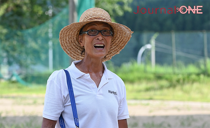 女子ソフトボール 元日本代表監督の宇津木妙子さんを招いた岐阜県飛騨市神岡町のスポーツクラブ代表の山田ゆかりさん-Journal-ONE撮影
