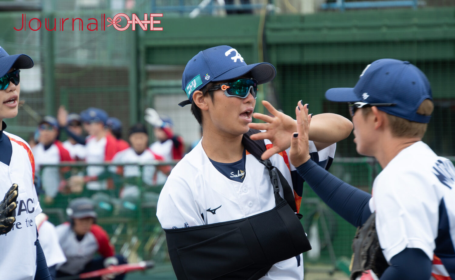 女子ソフトボール JDリーグ|日立サンディーバの昨年度本塁打王・坂本結選手はデンソーブライトペガサスのカーリー・フーバー選手からの四球で骨折し前半戦を欠場-Journal-ONE撮影