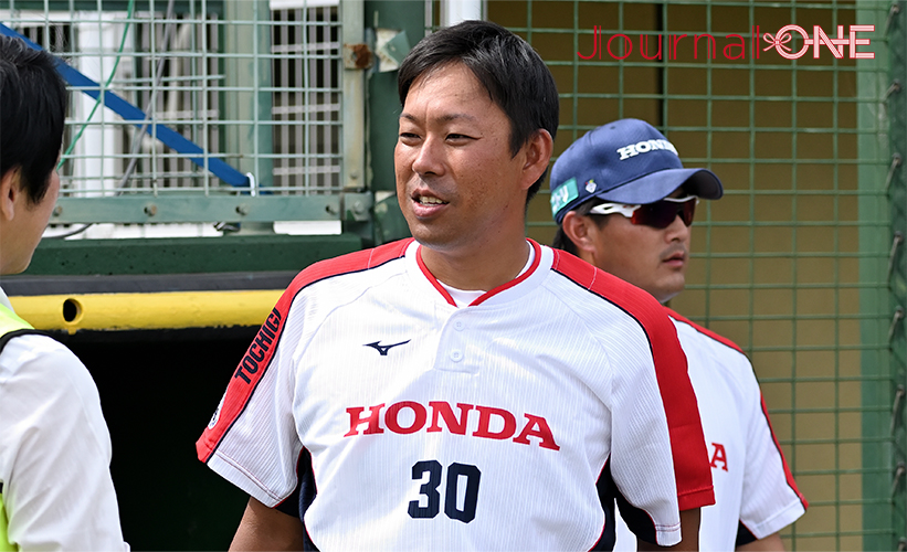女子ソフトボール JDリーグ後半戦開幕| ホンダリベルタを率いる加藤一秀監督-Journal-ONE撮影
