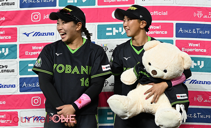 ソフトボールJDリーグ| シオノギ戦で先発完封勝利をあげた伊予銀行ヴェールズの遠藤杏樺投手-Journal-ONE撮影