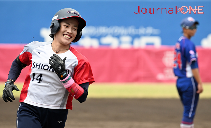 ソフトボールJDリーグ| 第12節松山ラウンドでシオノギレインボーストークス兵庫の戸村美紅選手が先制本塁打を放つ-Journal-ONE撮影