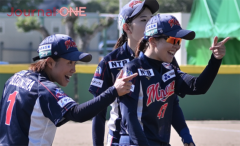 ソフトボール 全日本総合選手権|インカレベスト４の山梨学院大学を相手に完封勝利した JDリーグ・大垣ミナモの中山日菜子投手と攻守に活躍した鈴村二千花選手（佐賀県太良町にて）-Journal-ONE撮影