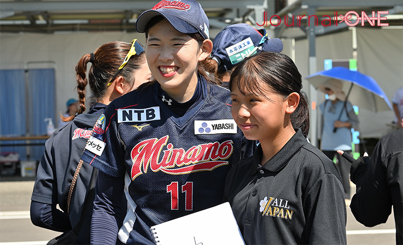 ソフトボール 全日本総合選手権|インカレベスト４の山梨学院大学を相手に勝利した JDリーグ・大垣ミナモの内田小百合選手（佐賀県太良町にて）-Journal-ONE撮影
