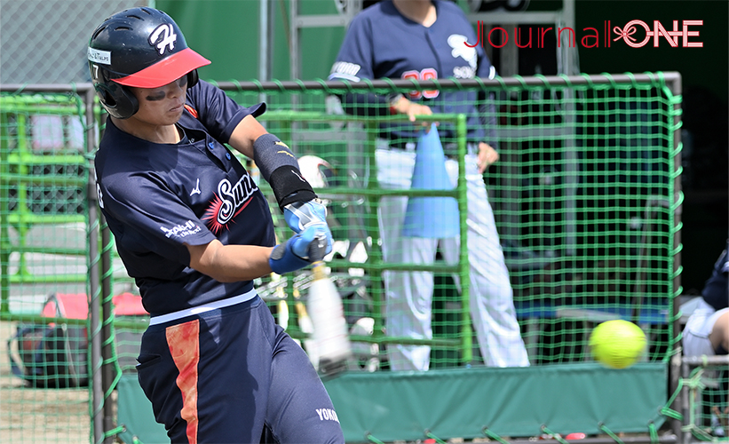 ソフトボール 全日本総合選手権|JDリーグの日立サンディーバは園田学園大学戦で、主砲の坂本結愛選手が貫禄のダメ押し本塁打を放つ（佐賀県太良町にて）-Journal-ONE撮影
