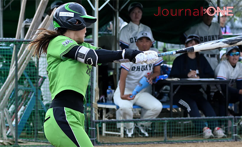 ソフトボール 全日本総合選手権|JDリーグ 伊予銀行ヴェールズの川口茉奈選手は母校・中京大学戦で決勝2塁打を放つ(佐賀県白石町にて)-Journal-ONE撮影