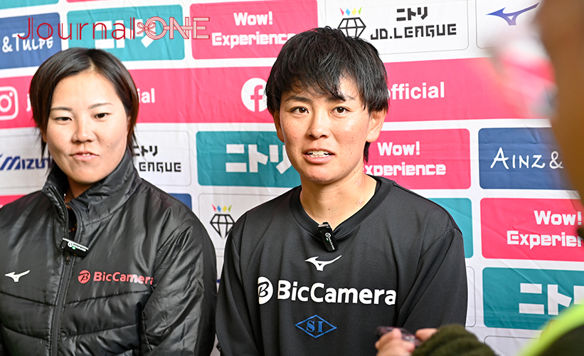 女子ソフト JDリーグ| ダイヤモンドシリーズ準決勝 ビックカメラ高崎ビークイーンvsホンダリベルタ 猛打爆発のビークイーン打線は5回に東京2020金メダリストの市口 侑果選手がスリーランホームランを放ち突き放す-Journal-ONE撮影