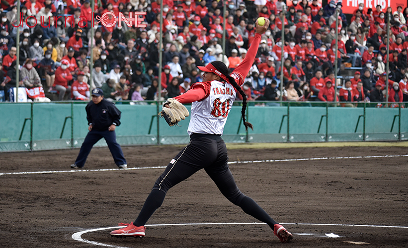 女子ソフト JDリーグ| ダイヤモンドシリーズ準決勝 トヨタレッドテリアーズvs豊田自動織機シャイニングベガ レッドテリアーズ先発のMegan FARAIMO（メーガン・ファライモ）投手は昨夏の日米対抗ソフトボール2022でも来日-Journal-ONE撮影