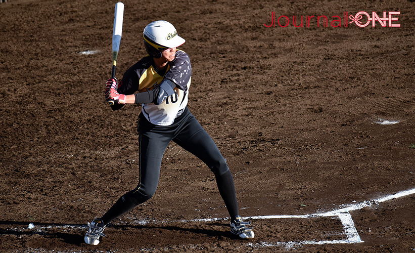 女子ソフト JDリーグ| ダイヤモンドシリーズ準決勝 トヨタレッドテリアーズvs豊田自動織機シャイニングベガ シャイニングベガは4番・田井 亜加音選手がチャンスを作る-Journal-ONE撮影