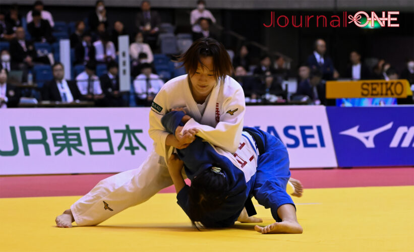 講道館杯全日本柔道体重別選手権大会|女子52Kg級決勝 藤代心(三段・三井住友海上火災保険)と白石 響(二段・環太平洋大)の一戦-Journal-ONE撮影