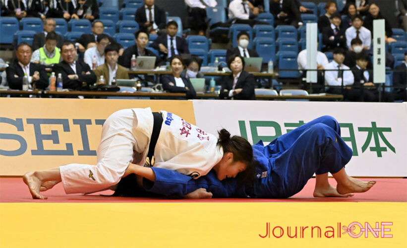 講道館杯全日本柔道体重別選手権大会|女子70Kg級決勝 寺田宇多菜(四段・JR東日本)と西願寺里保(四段・コマツ)の同年代対戦-Journal-ONE撮影