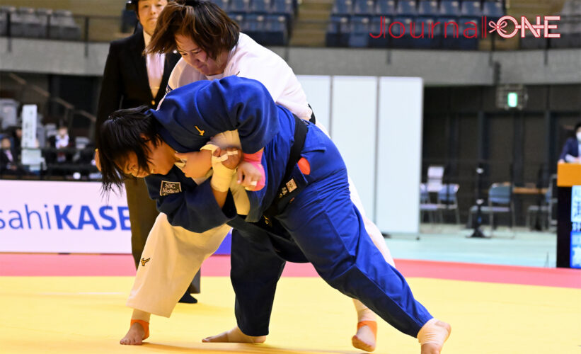 講道館杯全日本柔道体重別選手権大会|女子78Kg超級決勝 優勝した髙橋瑠璃(SBC湘南美容クリニック)と瀬川麻優(ALSOK)の投げの打ち合い-Journal-ONE撮影