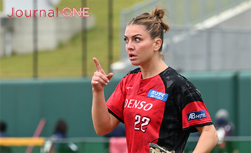 女子ソフト JDリーグ| プレーオフ 1stラウンド デンソーブライトペガサスは昨シーズンの西地区最多勝でベストナインにも輝いた “絶対的エース” のカーリー・フーバー（Carley HOOVER）投手を先発に立て必勝を期します-Journal-ONE撮影