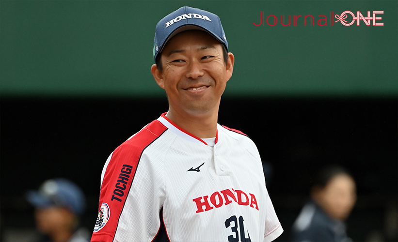 女子ソフト JDリーグ| プレーオフ2ndラウンド 日立サンディーバvsホンダリベルタ 二時間半の死闘を終え笑顔で試合と次戦への意気込みを語る加藤一秀監督(ホンダリベルタ)-Journal-ONE撮影