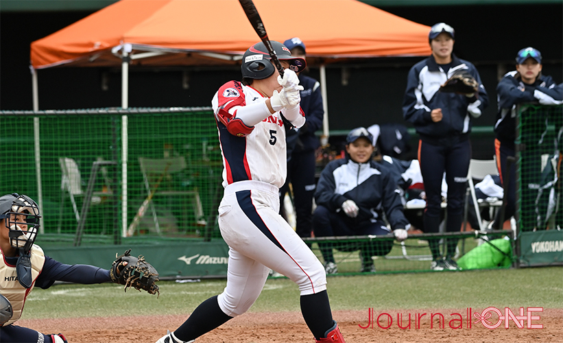 女子ソフト JDリーグ| プレーオフ2ndラウンド 日立サンディーバvsホンダリベルタ 先制のソロホームランを放つ渡邉 瑞貴選手(HONDA)-Journal-ONE撮影