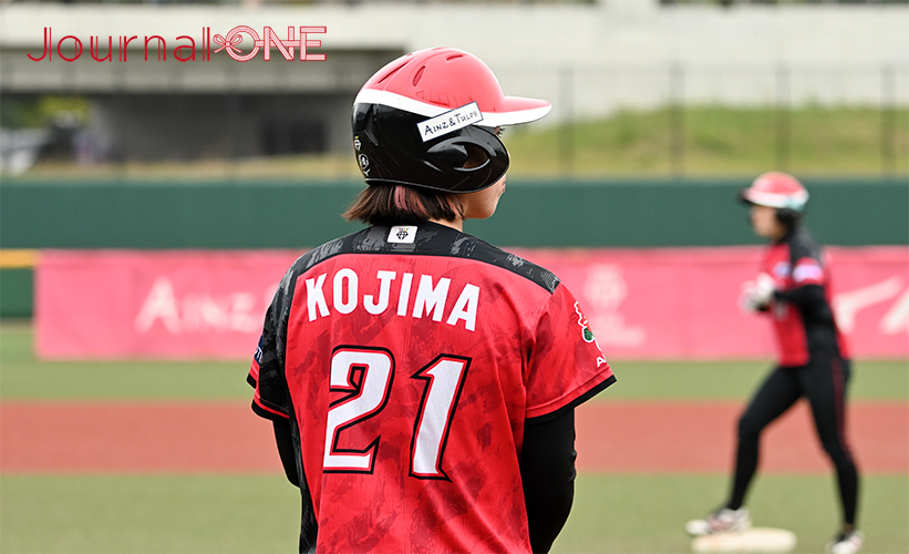 女子ソフト JDリーグ| プレーオフ 2ndラウンド デンソーブライトペガサスは小島編み選手が初回に四球を選んで先制点のチャンスを作る-Journal-ONE撮影