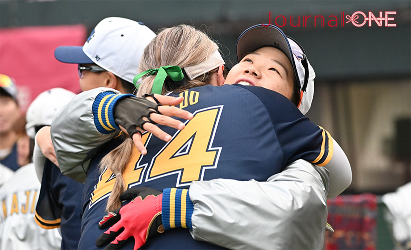 女子ソフト JDリーグ| プレーオフ2ndラウンド 豊田自動織機シャイニングベガvsデンソーブライトペガサス 6回の大逆転劇で勝利したシャイニングベガの選手たち-Journal-ONE撮影