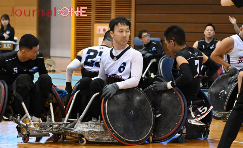 車いすラグビー 日本選手権予選 沖縄大会| 15年ぶりの地元開催で大声援に応えてプレーする澤井 裕継選手(Okinawa Hurricanes)-Journal-ONE撮影