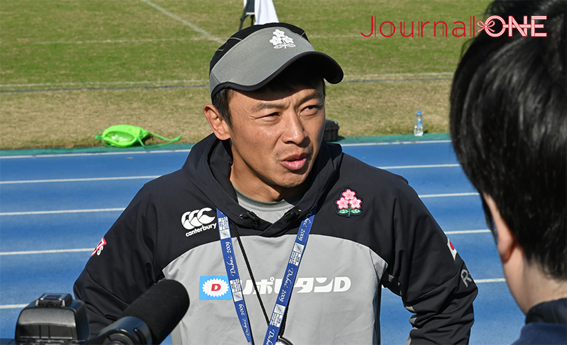 男女７人制ラグビーアジア予選| 決勝 日本代表vs中国 サクラセブンズは大谷芽生選手、平野優芽キャプテン（いずれも、ながとブルーエンジェルス）のトライで勝利しパリ五輪出場権を獲得した鈴木 貴士ヘッドコーチ-Journal-ONE撮影