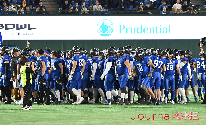 アメリカンフットボールRICEBOWL | パナソニックインパルス選手たちの試合前の円陣-Journal-ONE撮影