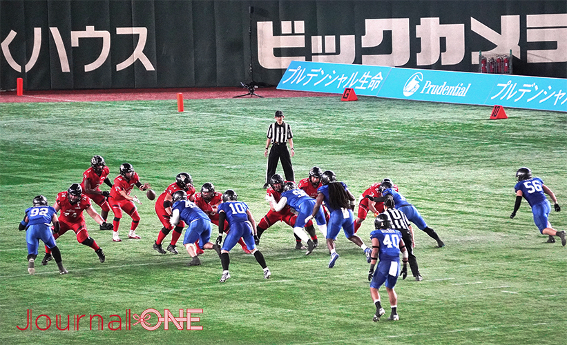 アメリカンフットボールRICEBOWL | 第4Qに逆転した富士通はランを中心とした攻撃で時計を進める-Journal-ONE撮影