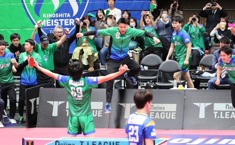 Journal-ONE | 卓球Tリーグ男子はパリ五輪代表の戸上隼輔が優勝を決める-小野寺俊明撮影