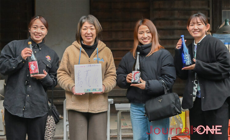 四国を元気に! | JR四国と女子ソフト・伊予銀行ヴェールスの地域創生 川口茉菜,庄村瑠衣、遠藤杏樺の3選手が徳島県阿波池田を町歩き-Journal-ONE